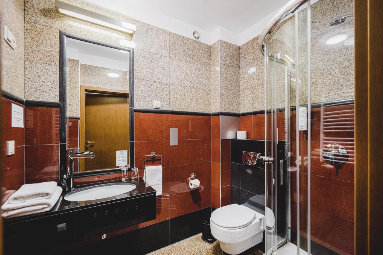 Hotel Solaris Торунь Экстерьер фото