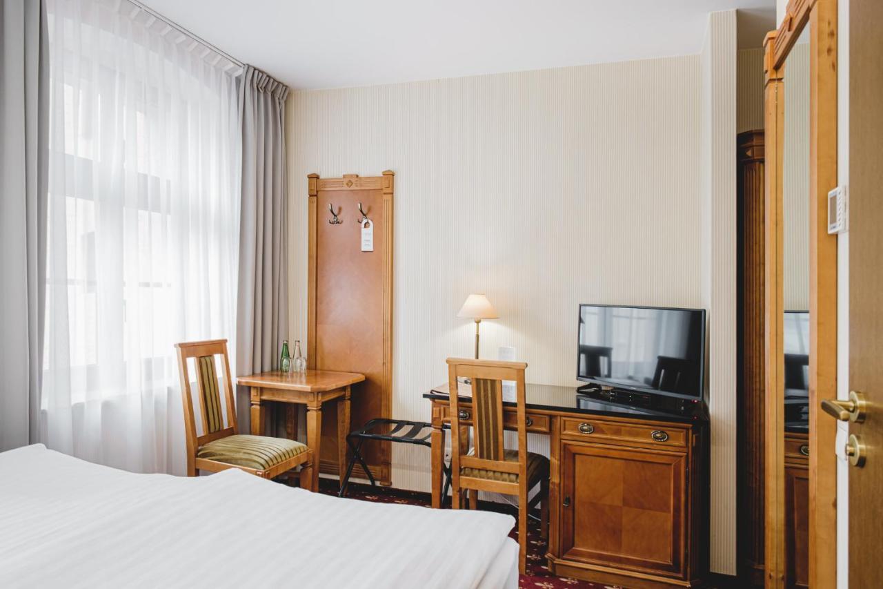 Hotel Solaris Торунь Экстерьер фото